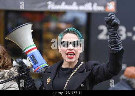 Lunedì 20 febbraio 2023 a Bruxelles si riuniscono per protestare a sostegno del movimento di resistenza iraniano. FOTO DI BELGA ERIC LALMAND Foto Stock