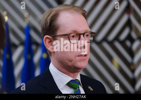 Bruxelles, Belgio. 20th Feb, 2023. Tobias BILLSTROM, ministro degli Affari esteri, arriva il 20 febbraio 2023 in occasione di una riunione del Consiglio Affari esteri (FAC) presso la sede dell'UE a Bruxelles, in Belgio. Credit: ALEXANDROS MICHAILIDIS/Alamy Live News Foto Stock