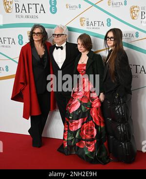 Lily Miranda indossa gli occhiali ai premi cinematografici EE BAFTA 2023 presso la Royal Festival Hall di Londra, Regno Unito. Data foto, 19th febbraio 2023. Foto Stock