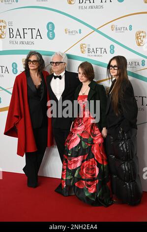 Lily Miranda indossa gli occhiali ai premi cinematografici EE BAFTA 2023 presso la Royal Festival Hall di Londra, Regno Unito. Data foto, 19th febbraio 2023. Foto Stock