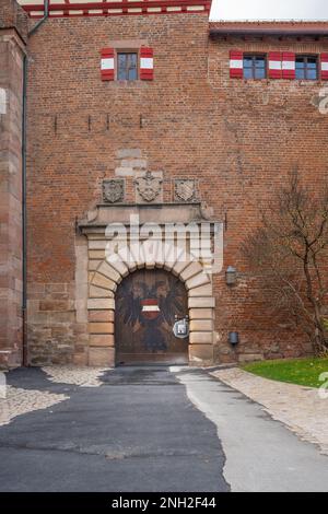 Castello di Norimberga (Kaiserburg) porta di Palas e cortile interno - Norimberga, Baviera, Germania Foto Stock