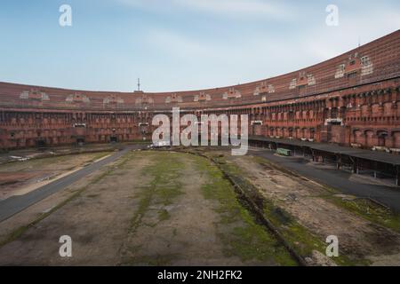 Cortile interno della sala congressi presso il centro di documentazione dei raduni del partito nazista - Norimberga, Baviera, Germania Foto Stock