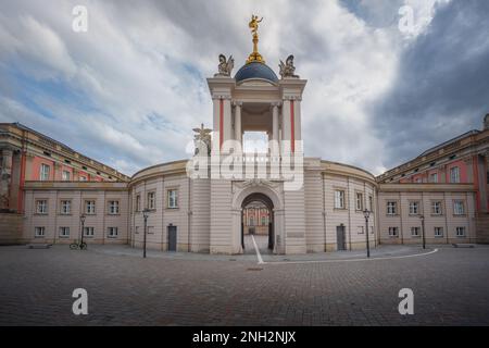 Fortuna Portal e Brandenburg Landtag (Parlamento) nella Piazza del mercato Vecchio - Potsdam, Brandeburgo, Germania Foto Stock