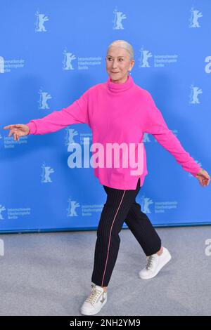 Berlino, Germania. 20th Feb, 2023. Helen Mirren partecipa al Photocall nell'ambito del 73rd° Festival Internazionale del Cinema di Berlino (Berlino), il 20 febbraio 2023. Foto di Aurore Marechal/ABACAPRESS.COM Credit: Abaca Press/Alamy Live News Foto Stock