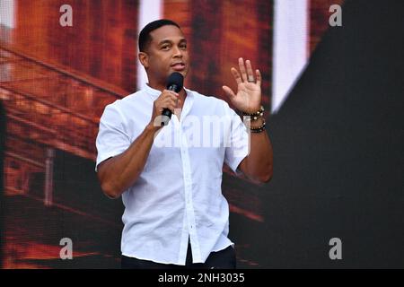 Don Lemon parla sul palco durante We Love NYC: Il concerto di casa prodotto da NYC, Clive Davis e Live Nation il 21 agosto 2021 a New York City. Foto Stock