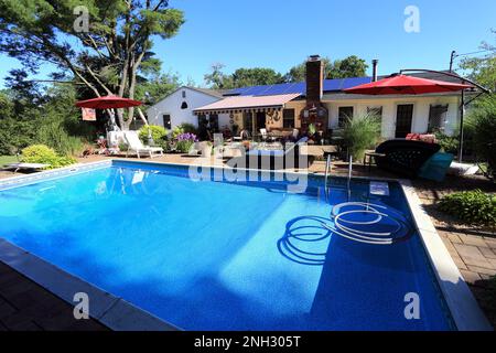 Suburban backyard Long Island New York Foto Stock