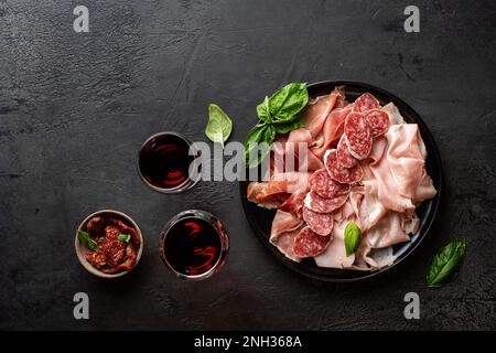 Antipasti con diversi antipasti Foto Stock
