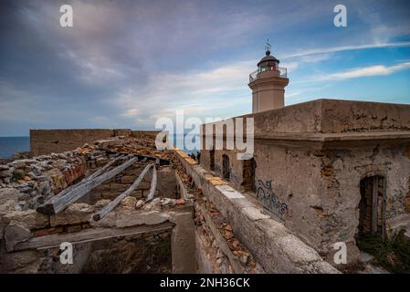 Faro di Capo Zafferano al crepuscolo, Sicilia Foto Stock