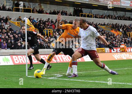 Michael Kightly di Wolverhampton Wanderers e Gabriel Agbonlahor di Aston Villa Barclays Premier League - Wolverhampton Wanderers / Aston Villa 21/01/2012 Foto Stock