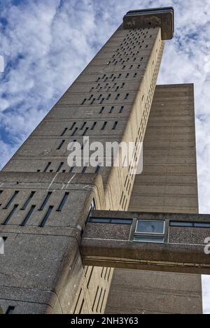 Trellick Tower sulla Cheltenham Estate Foto Stock