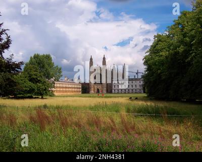 Vista sul fiume Cam della King's College Chapel a Cambridge, Inghilterra. Foto Stock