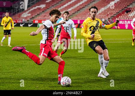 UTRECHT, PAESI BASSI - 20 FEBBRAIO: Julliani Eersteling di Jong FC Utrecht, Odysseus Velanas di NAC Breda durante la partita olandese di Keukenkampioendivie tra Jong FC Utrecht e NAC Breda allo Stadion Galgenwaard il 20 febbraio 2023 a Utrecht, Paesi Bassi (Foto di Joris Verwijst/Orange Pictures) Foto Stock