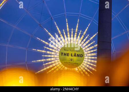 Controversa campagna di immagine dello stato di Baden-Wuerttemberg, che ora vuole essere il Laend, ruota panoramica a Schlossplatz, Stoccarda Foto Stock