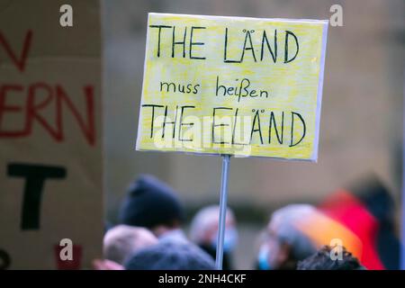 Controversa campagna di immagine dello stato di Baden-Wuerttemberg, che ora vuole essere il Laend, poster con l'iscrizione The Elaend, Stoccarda Foto Stock