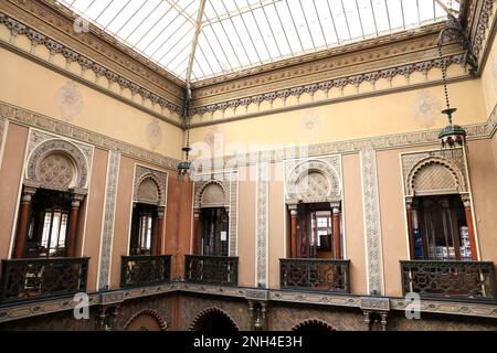 Lisbona, Portogallo - 21 ottobre 2022: Bellissimo cortile e decorazione di Casa do Alentejo a Lisbona Foto Stock