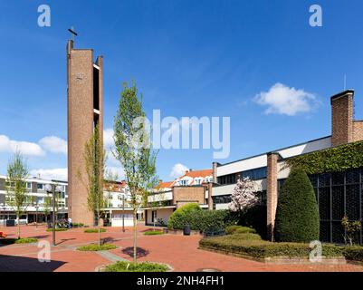 St Georges Catholic Parish Church con Parrocchia e Centro comunitario, Heiden, Muensterland, Renania settentrionale-Vestfalia, Germania Foto Stock