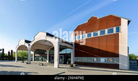 Sala del forno di ricottura dell'ex fabbrica di cavi Gempt, ora centro culturale ed eventi di Gempthalle, Lengerich, Renania settentrionale-Vestfalia, Germania Foto Stock
