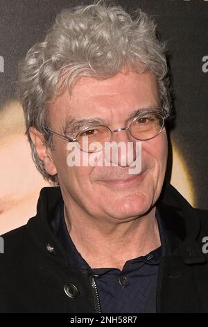 Roma, Italia. 20th Feb, 2023. Mario Martone partecipa alla prima del film 'Laggiù qualcuno mi ama' al Cinema Troisi. (Foto di Mario Cartelli/SOPA Images/Sipa USA) Credit: Sipa USA/Alamy Live News Foto Stock