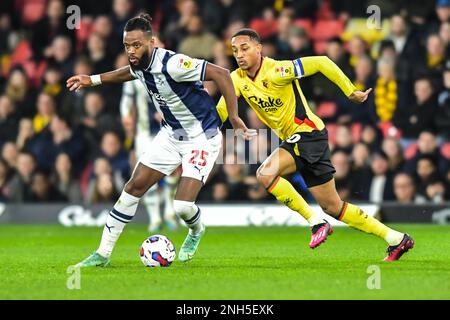 Watford, Regno Unito. 20th febbraio 2023Nathaniel Chalobah (25 West Bromwich Albion) sfidato da Joao Pedro (10 Watford) durante la partita del Campionato Sky Bet tra Watford e West Bromwich Albion a Vicarage Road, Watford lunedì 20th febbraio 2023. (Foto: Kevin Hodgson | NOTIZIE MI) Credit: NOTIZIE MI & Sport /Alamy Live News Foto Stock