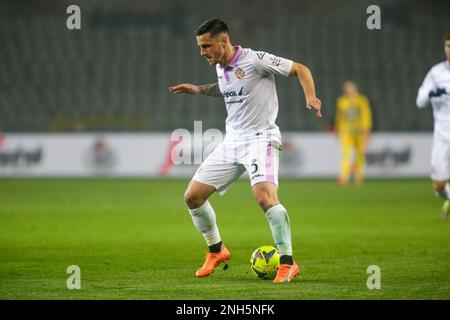 Torino, Italia. 20th Feb, 2023. Emanuele Valeri di noi Cremonese durante la Serie A Italiana, partita di calcio tra Torino FC e US Cremonese, il 20 febbraio 2023 allo Stadio Olimpico Grande Torino di Torino. Photo Ndrerim Kaceli Credit: Independent Photo Agency/Alamy Live News Foto Stock
