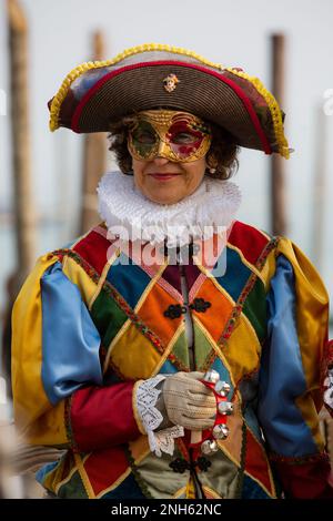 Venezia, Italia. 17th Feb, 2023. Venezia e il suo Carnevale. La città ha accolto migliaia di persone per il carnevale, maschere di tutti i tipi hanno colorato e animato questa meravigliosa città. (Credit Image: © Stefano Cappa/Pacific Press via ZUMA Press Wire) SOLO PER USO EDITORIALE! Non per USO commerciale! Foto Stock