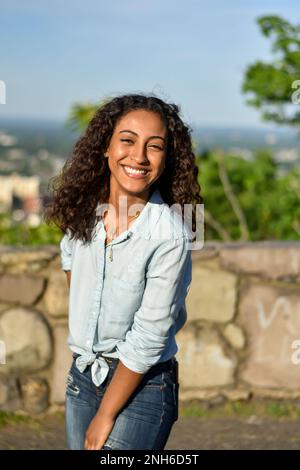 Bellissimi ritratti di donna afro Latina Foto Stock