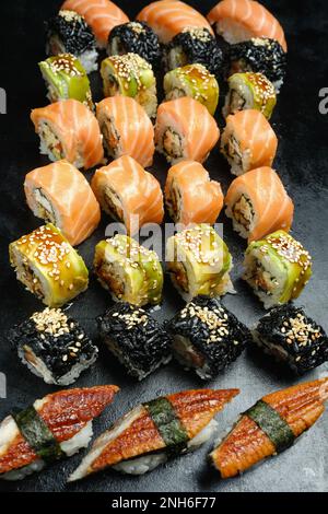 sushi mix di cucina asiatica giapponese Foto Stock