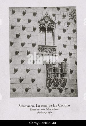 Architettura della Spagna Vecchia. Foto d'epoca di Casa de las Conchas a Salamanca. Frammento della 'Casa delle Conchiglie', palazzo nobile tardo gotico (1512-1514) Foto Stock