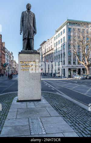 La statua di Thomas Davis in Dame Street, Dublino, Irlanda Foto Stock