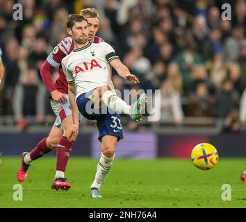 19 Feb 2023 - Tottenham Hotspur contro West Ham United - Premier League - Tottenham Hotspur Stadium Tottenham's ben Davies durante la partita della Premier League contro West Ham. Foto : Mark Pain / Alamy Live News Foto Stock