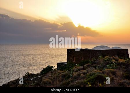 Tramonto a Pantelleria, Italia Foto Stock