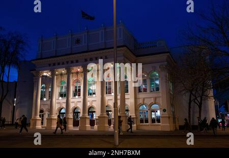 Blue Hour Dusk al Theatre Royal nel centro di Nottingham, Nottingham Nottinghamshire Inghilterra Regno Unito Foto Stock