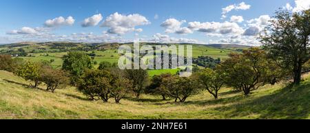 Idilliaca campagna intorno al villaggio di Rainow nelle colline ad est di Macclesfield, Cheshire, Inghilterra. Foto Stock