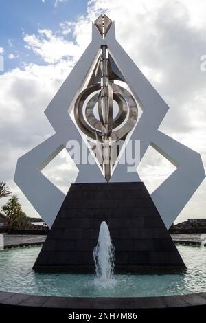 Scultura del vento di Cesar Manrique, Santa Cruz de Tenerife, Isole Canarie Foto Stock