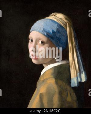 Girl with A Pearl Earring è un dipinto ad olio del pittore olandese del Golden Age Johannes Vermeer, datato intorno al 1665. Con vari nomi nel corso dei secoli, divenne noto con il suo attuale titolo verso la fine del XX secolo dopo l'orecchino indossato dalla ragazza qui ritratta. Foto Stock