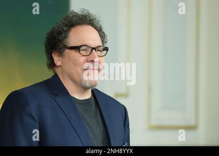 Madrid, Spagna. 21st Feb, 2023. Il regista Jon Favreau promuove la terza stagione della serie Disney originale, Star Wars: Il Mandaloriano al Ritz Carlton Hotel il 21 febbraio 2023 a Madrid, Spagna. (Foto di Oscar Gonzalez/NurPhoto) Credit: NurPhoto SRL/Alamy Live News Foto Stock