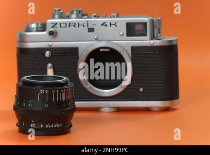 RESEN, MACEDONIA. IL 20 FEBBRAIO 2023-vintage film camera Zorki-4K è un 1970s Soviet-era 35mm film Rangefinder camera. Foto Stock