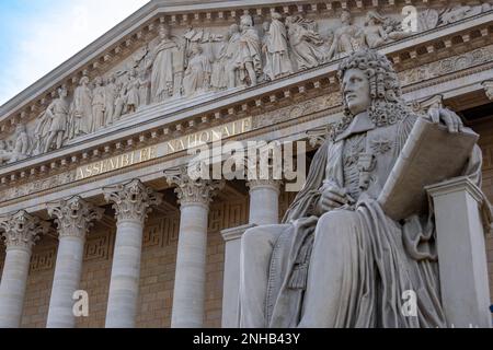 Facciata principale dell'edificio dell'Assemblea Nazionale Francese (Assemblée Nationale), alias Palais Bourbon o camera dei deputati Foto Stock