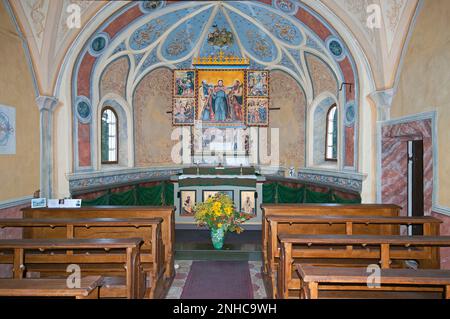 Antica cappella di San Salvatore, bagni di San Candido, San Candido (Innichen), Val Pusteria, Trentino-Alto Adige, Italia Foto Stock
