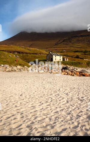 Spiaggia di Keem sull'isola di Achill sulla Wild Atlantic Way nella contea di Mayo in Irlanda Foto Stock