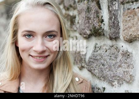 una passeggiata con un modello amatoriale Foto Stock