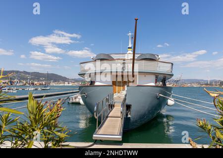 LA SPEZIA, LIGURIA/ITALY - APRILE 19 : moderno yacht ormeggiato a la Spezia Liguria il 19 Aprile 2019 Foto Stock