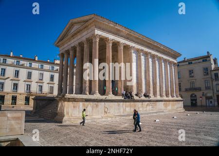 La Maison carrée, un antico tempio romano a Nîmes, Francia Foto Stock