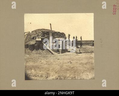 Capanna a prova di bomba. Petersburg linee 19th ° secolo Mathew Brady, Quartermaster, e altre fotografie della Guerra civile Foto Stock