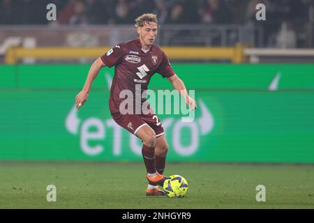 Torino, 20th febbraio 2023. Mergim Vojvoda del Torino FC durante la Serie A match allo Stadio Grande Torino, Torino. L'immagine di credito dovrebbe essere: Jonathan Moskrop / Sportimage Foto Stock