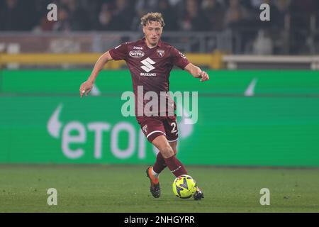 Torino, 20th febbraio 2023. Mergim Vojvoda del Torino FC durante la Serie A match allo Stadio Grande Torino, Torino. L'immagine di credito dovrebbe essere: Jonathan Moskrop / Sportimage Foto Stock