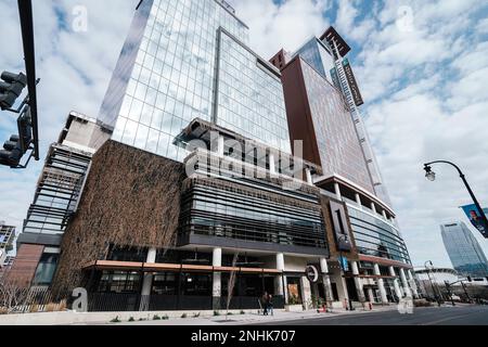 Il 1 Hotel Nashville è un hotel di lusso sostenibile in cui sono ammessi gli animali domestici situato nel centro di Nashville, Tennessee Foto Stock