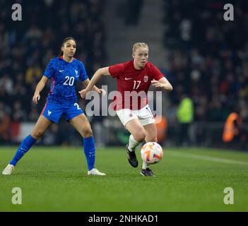 Angers, Francia. 21st Feb, 2023. Angers, Francia, febbraio 21th 2023: Julie Blakstad (17 Norvegia) controlla la palla al gioco internazionale amichevole tra Francia e Norvegia allo stadio Raymond Kopa di Angers, Francia (Ane Frosaker/SPP) Credit: SPP Sport Press Photo. /Alamy Live News Foto Stock