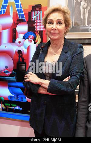 Madrid, Spagna. 21st Feb, 2023. Ana Rosa Quintana partecipa all'inaugurazione della VI edizione del Salone di Arte moderna alla Fondazione Carlos de Ambere di Madrid. Credit: SOPA Images Limited/Alamy Live News Foto Stock