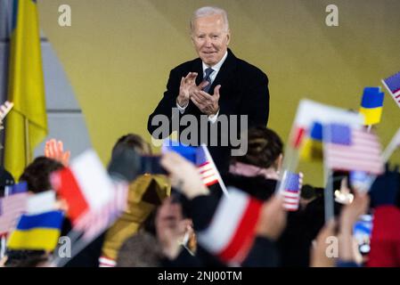 Varsavia, Polonia. 21st Feb, 2023. Il presidente degli Stati Uniti Joe Biden ha visto ai Giardini del Castello reale a Varsavia, Polonia. Il presidente Biden è venuto in Polonia dopo una visita a sorpresa a Kiev (Ucraina) un paio di giorni prima del primo anniversario dell'invasione russa dell'Ucraina. (Credit Image: © Mateusz Slodkowski/ZUMA Press Wire) SOLO PER USO EDITORIALE! Non per USO commerciale! Foto Stock